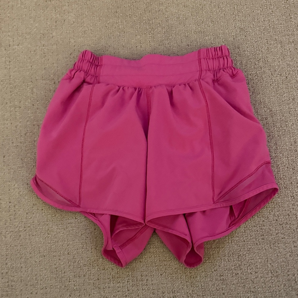 Lululemon, size 0, 4 inch, sonic pink